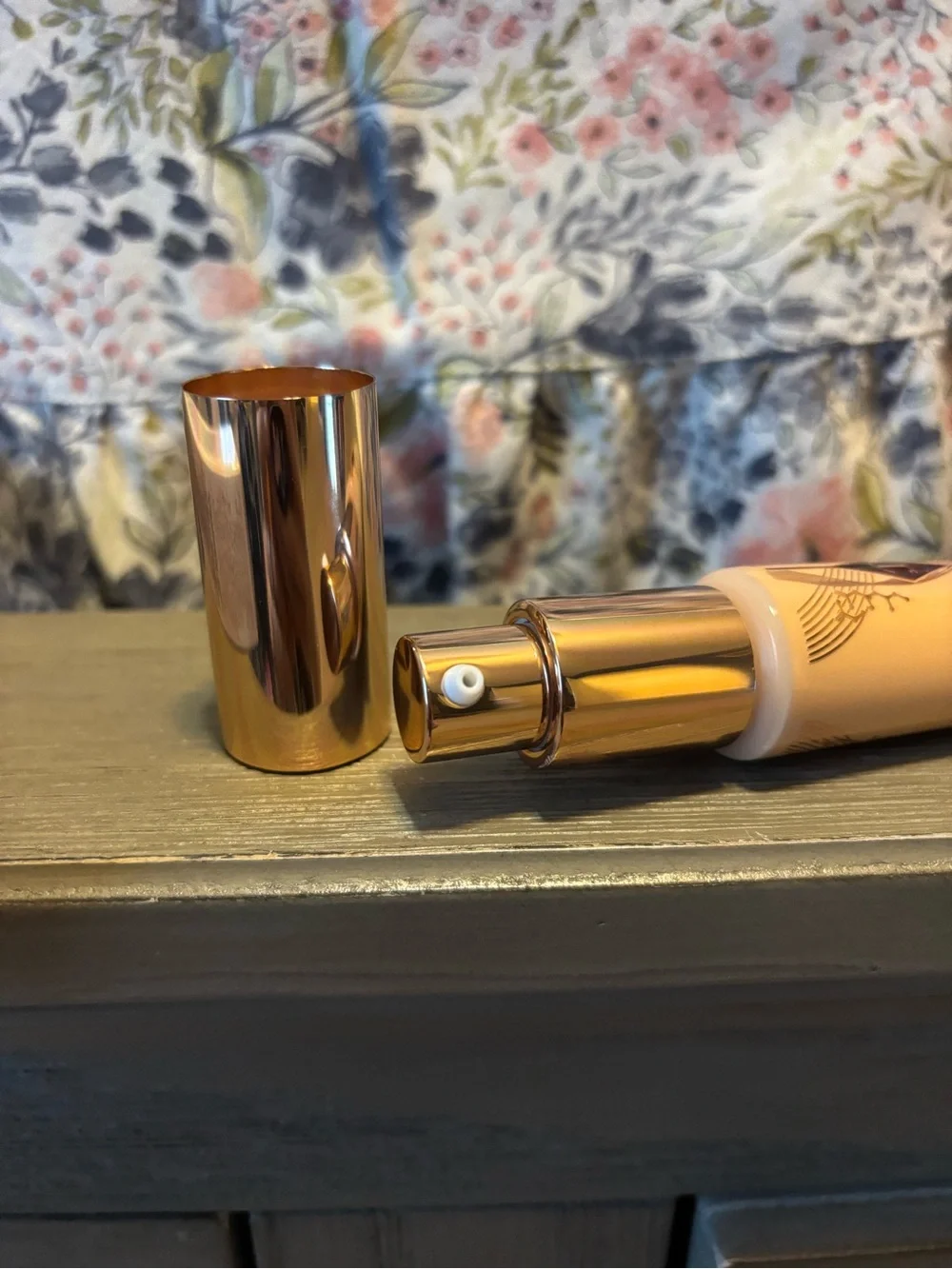 Charlotte Tilbury Beautiful Skin Foundation - Light Beige with Rose Gold Cap